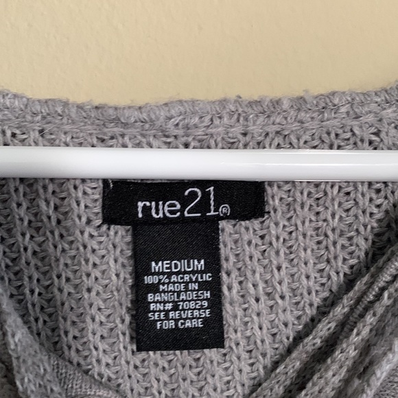 Rue21 Grey cropped sweater hoodie - Picture 4 of 4